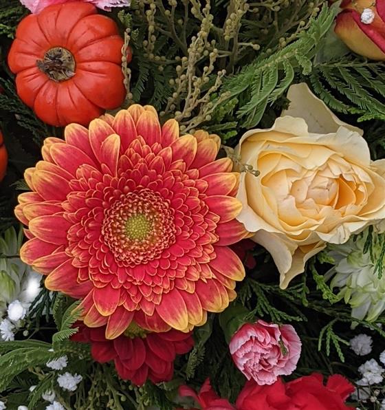 Autumnal Large Posy - Image 4