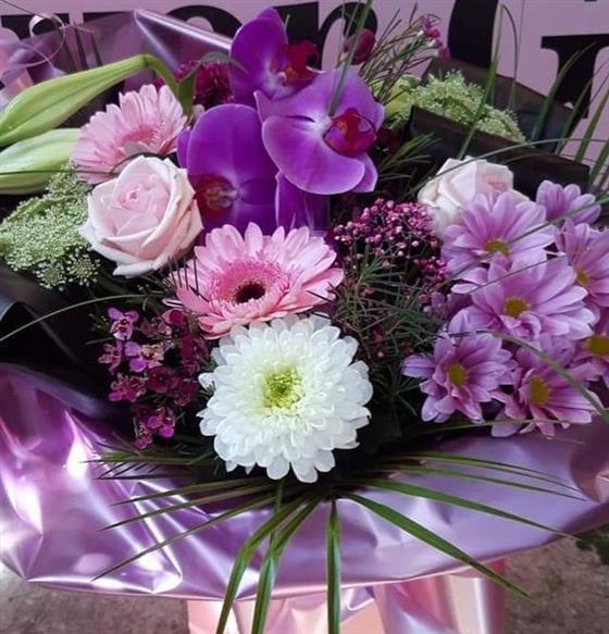 Rosie's Dream Bouquet - Image 2
