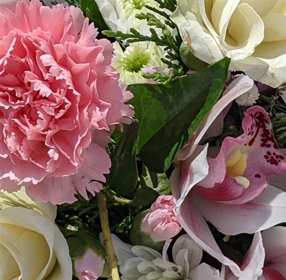 Loving Pink Posy - Image 2
